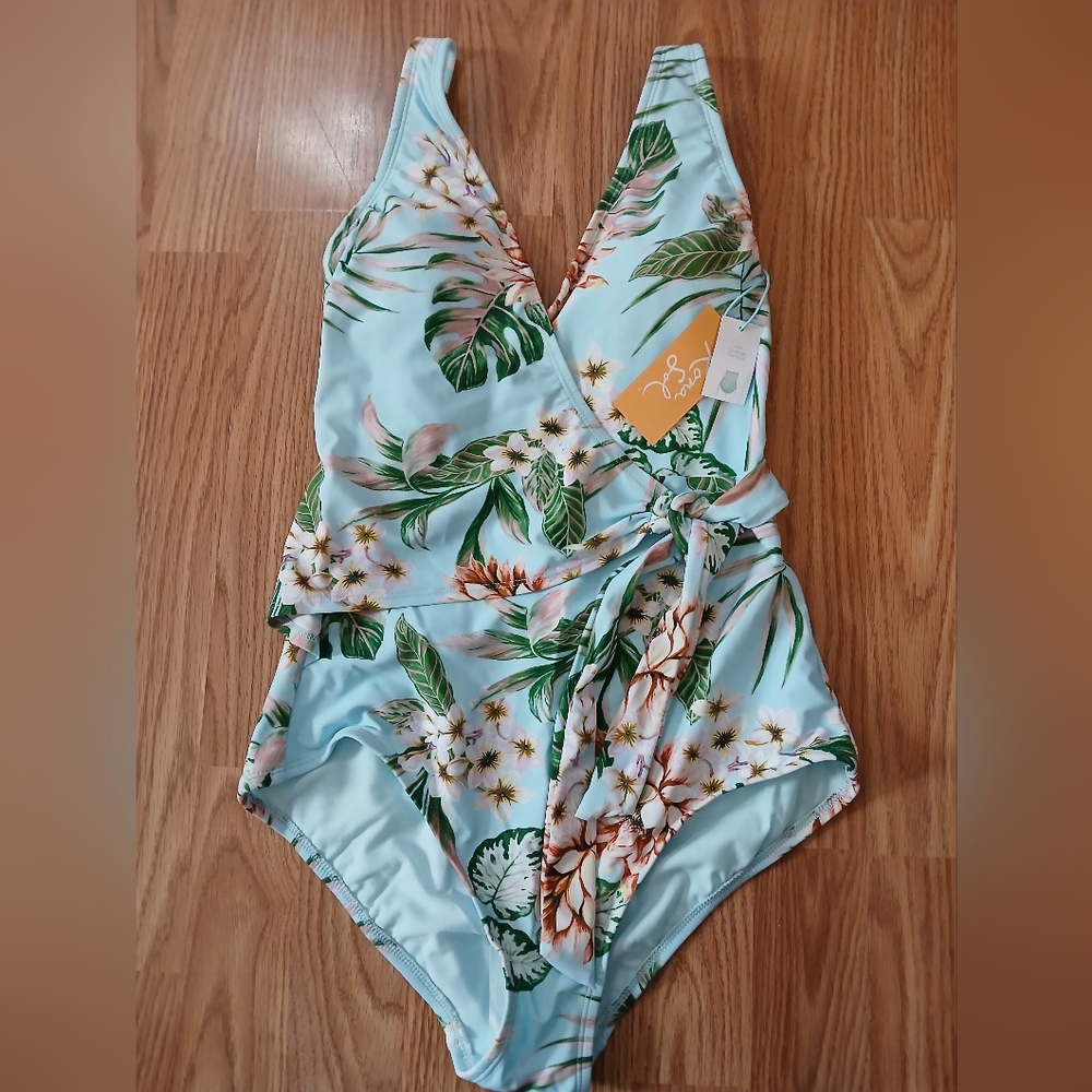 NWT KONA SOL one piece swimsuit.  Womens.  Size Small.  Floral Print.